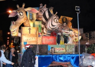  Carro Carnevale a tema Madagascar