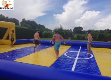 noleggio gonfiabile  calcio saponato